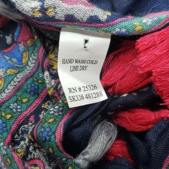 🆕️ Multicolored Patterned Rectangle Scarf - Picture 3 of 6